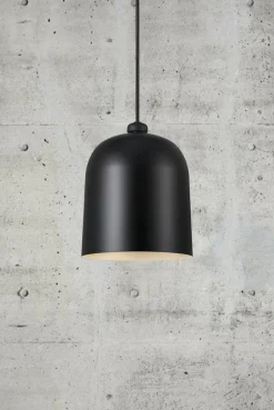 Angle 20 | black
