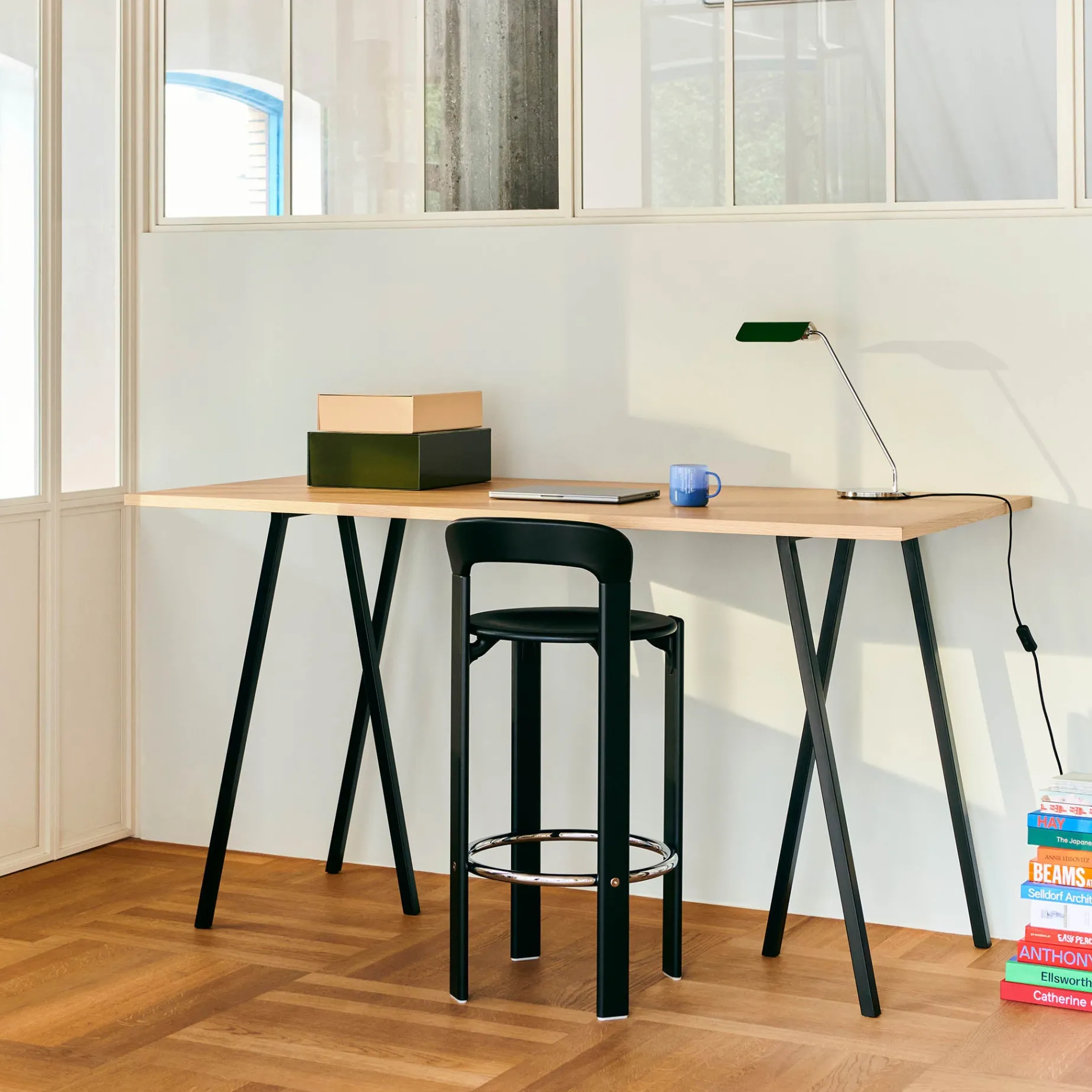 Apex desk lamp | iron black