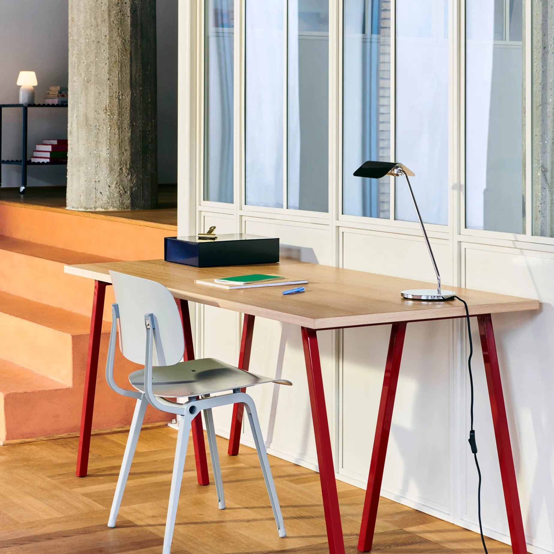 Apex desk lamp | iron black
