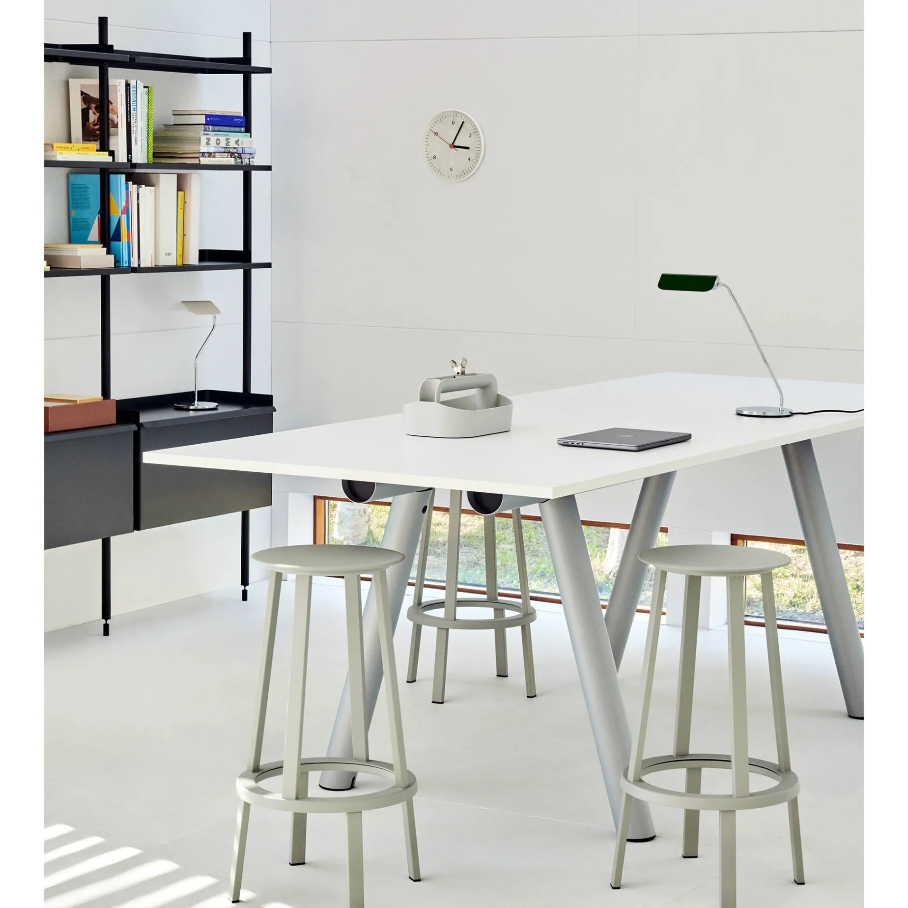 Apex table | emerald green