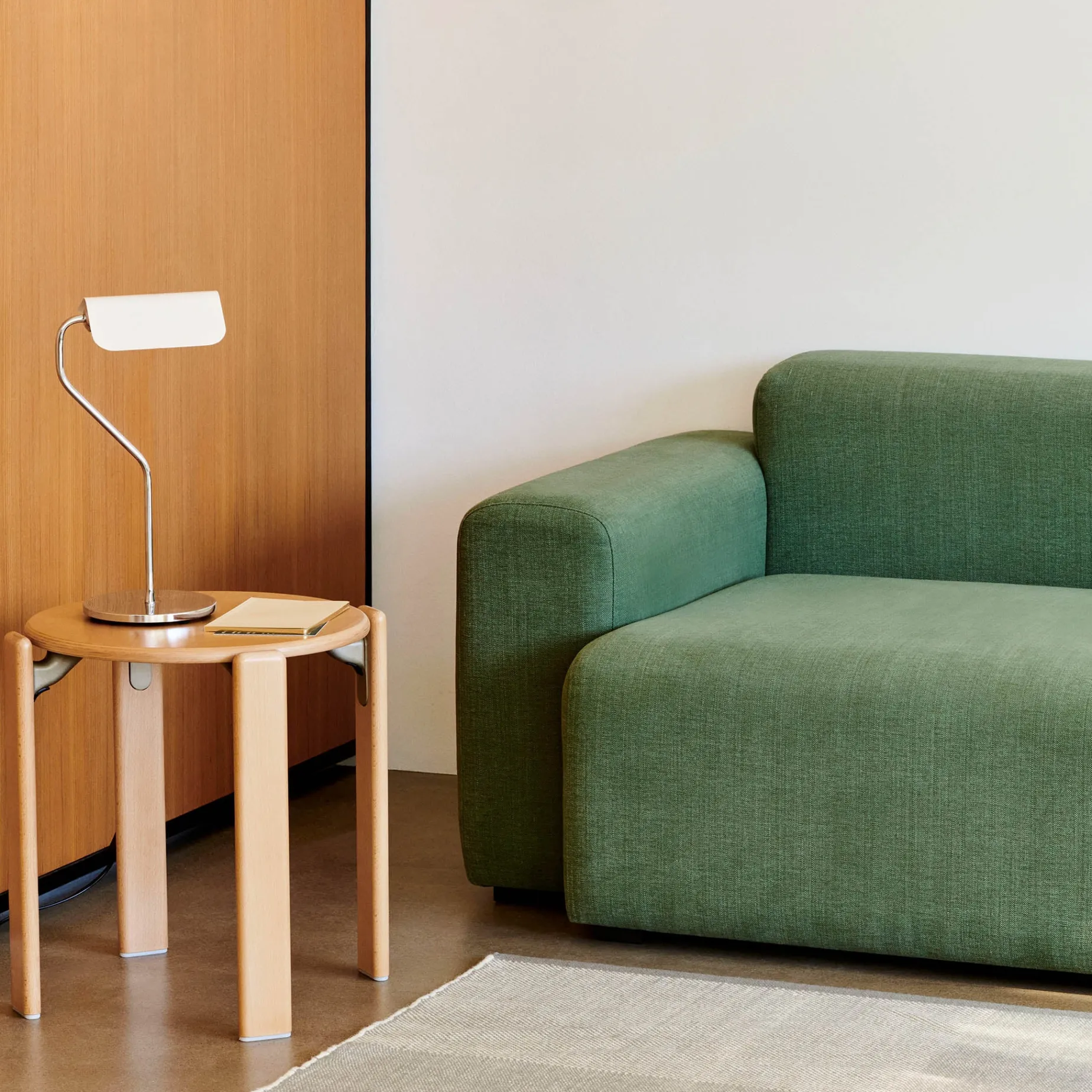 Apex table | emerald green