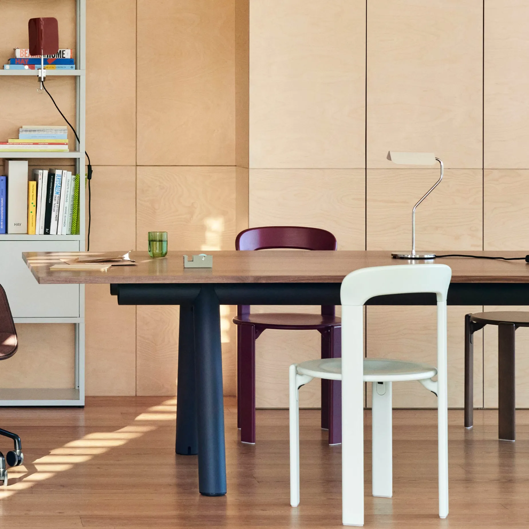 Apex table | oyster white