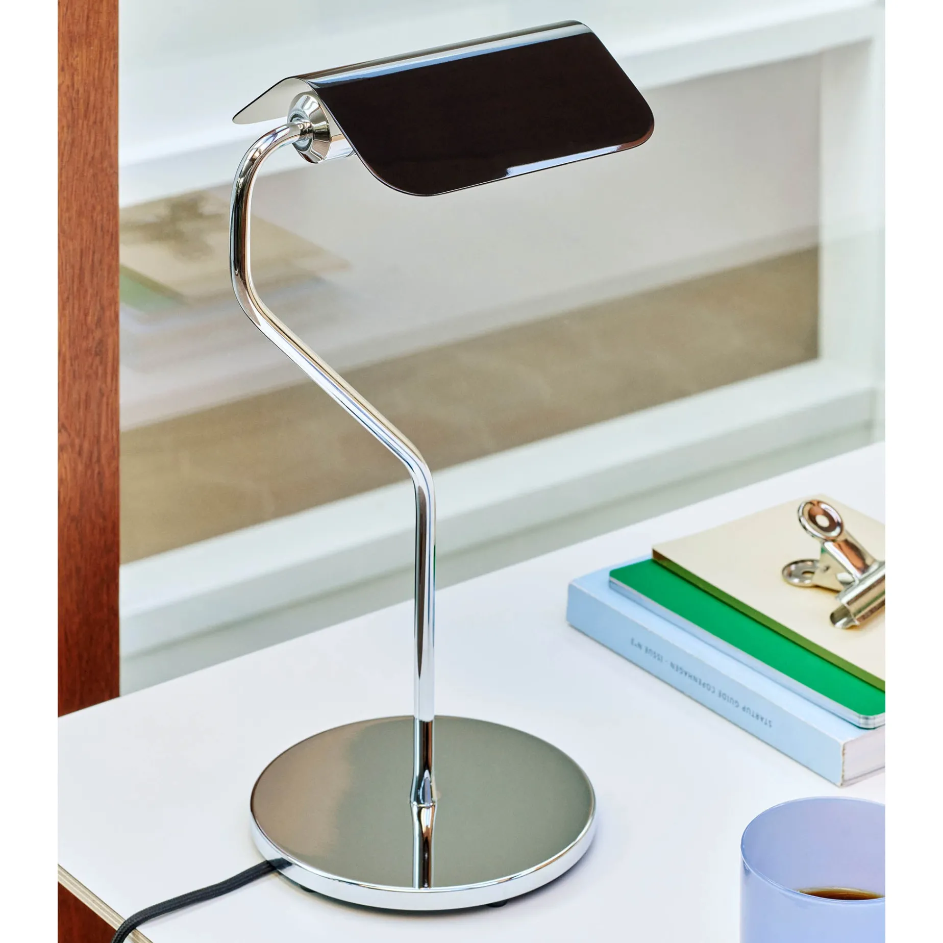 Apex table | oyster white
