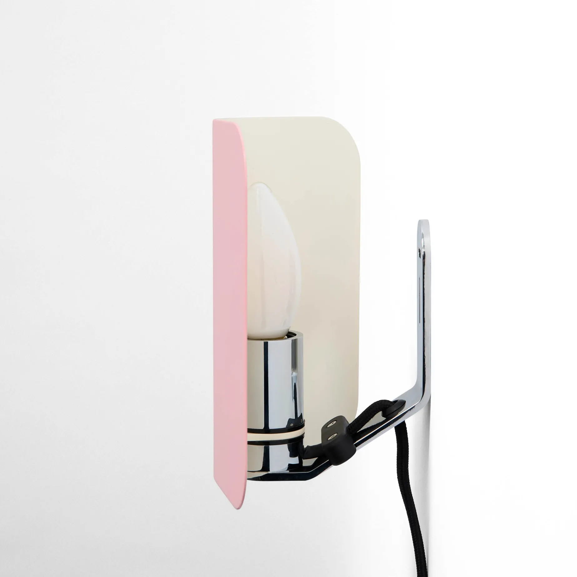Apex wall lamp | iron black