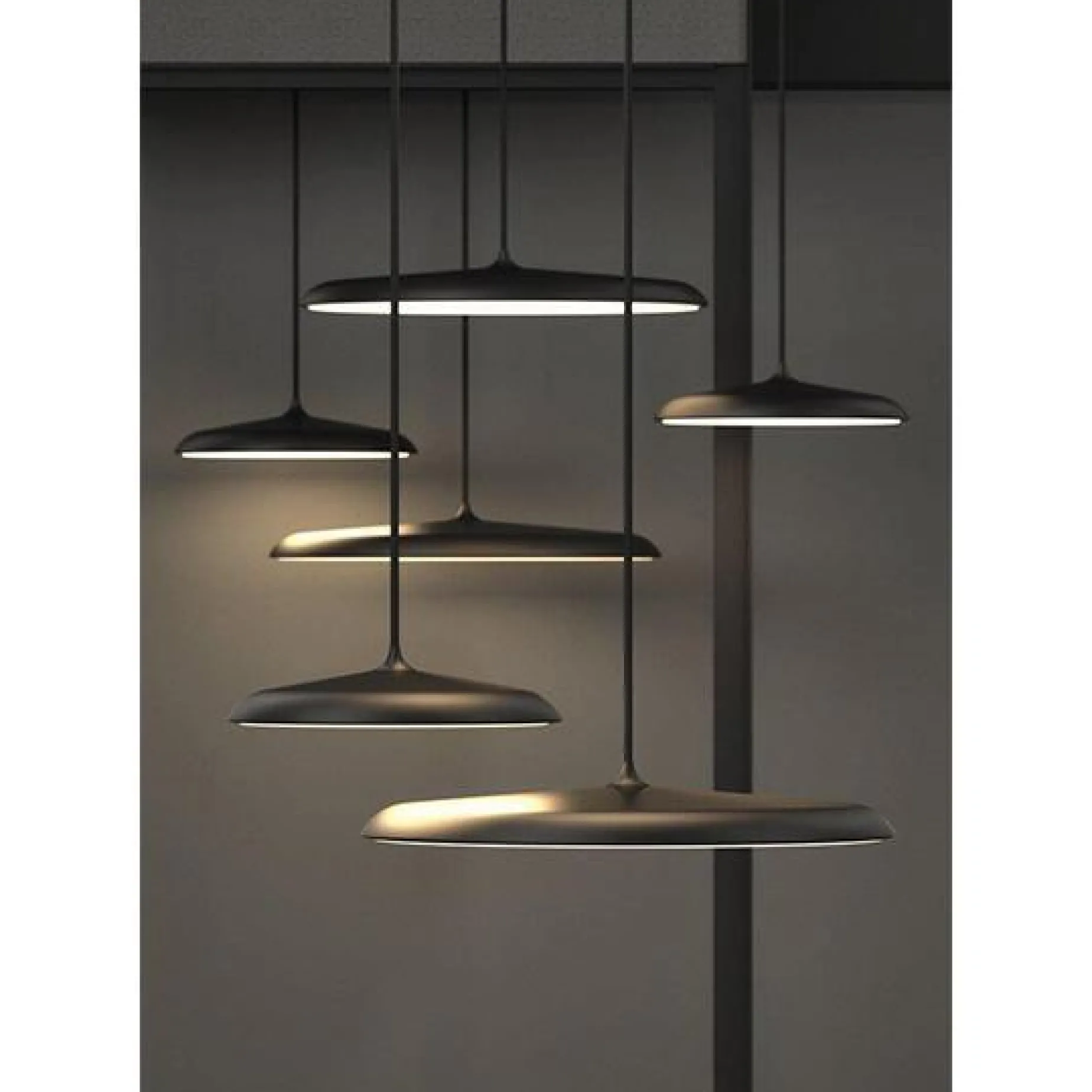 Artist pendant 40 | black