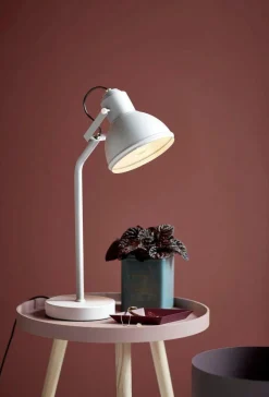 Aslak W | White