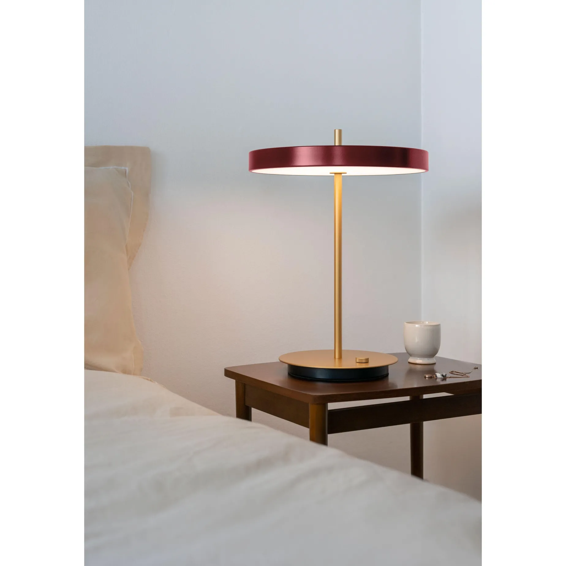 Asteria table | nuance orange