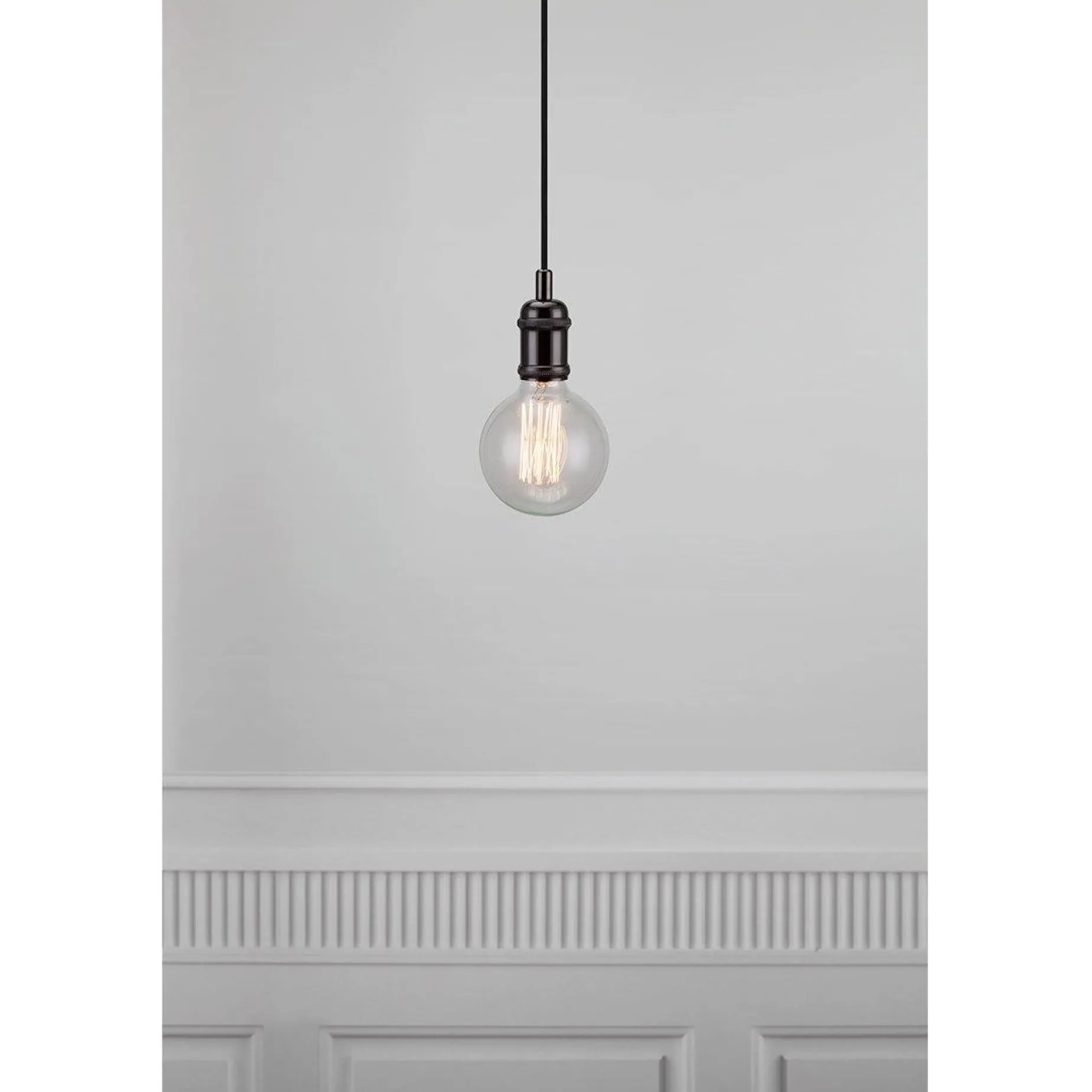 Avra S | black