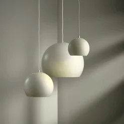 Ball 18 pendant | glossy pale grey