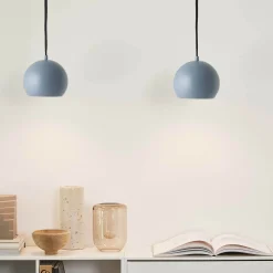 Ball 18 pendant | glossy pale grey