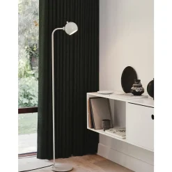 Ball floor | glossy pale grey