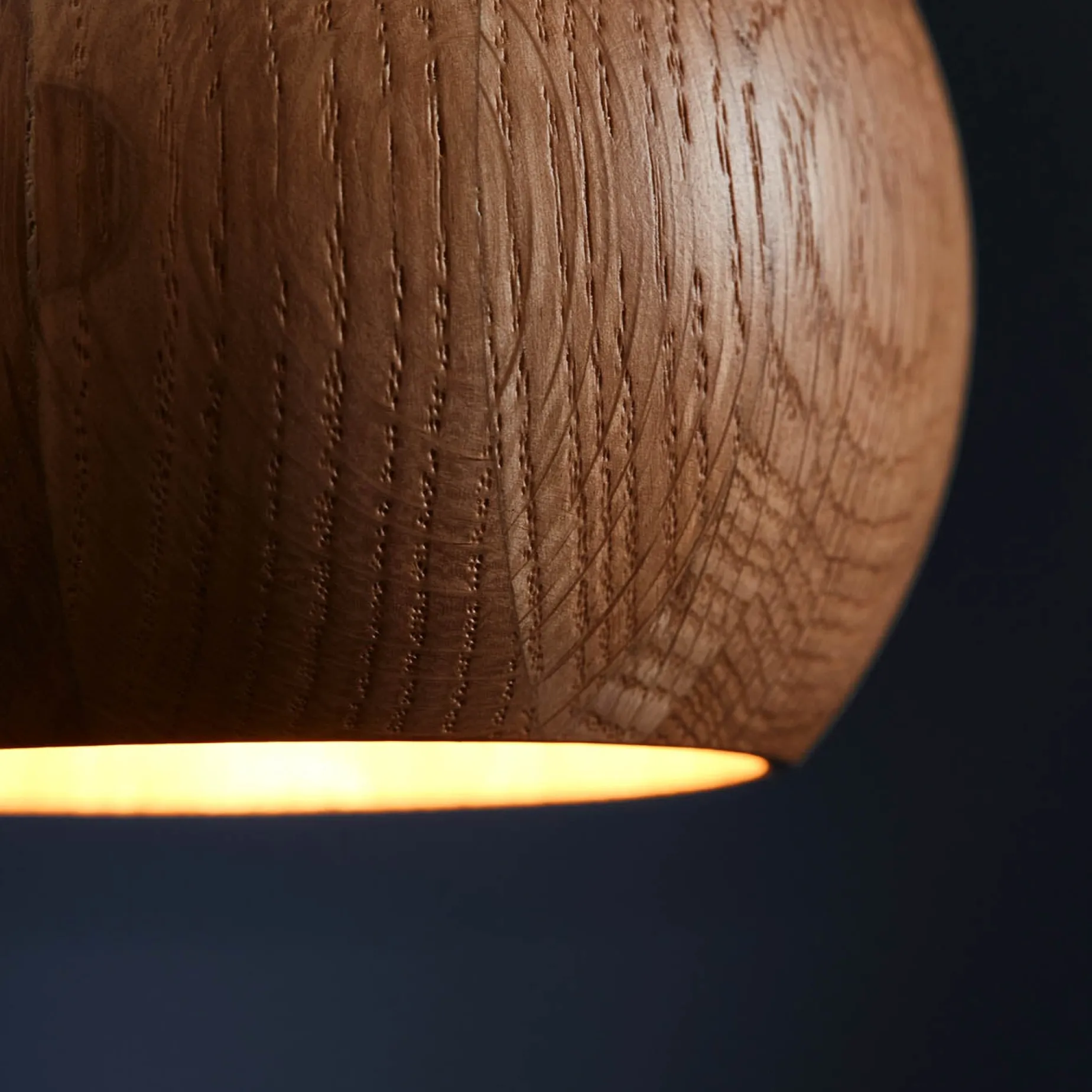 Ball pendant ⌀12 | walnut