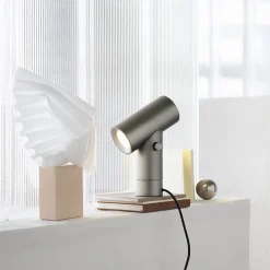 Beam table lamp H26 | aluminium