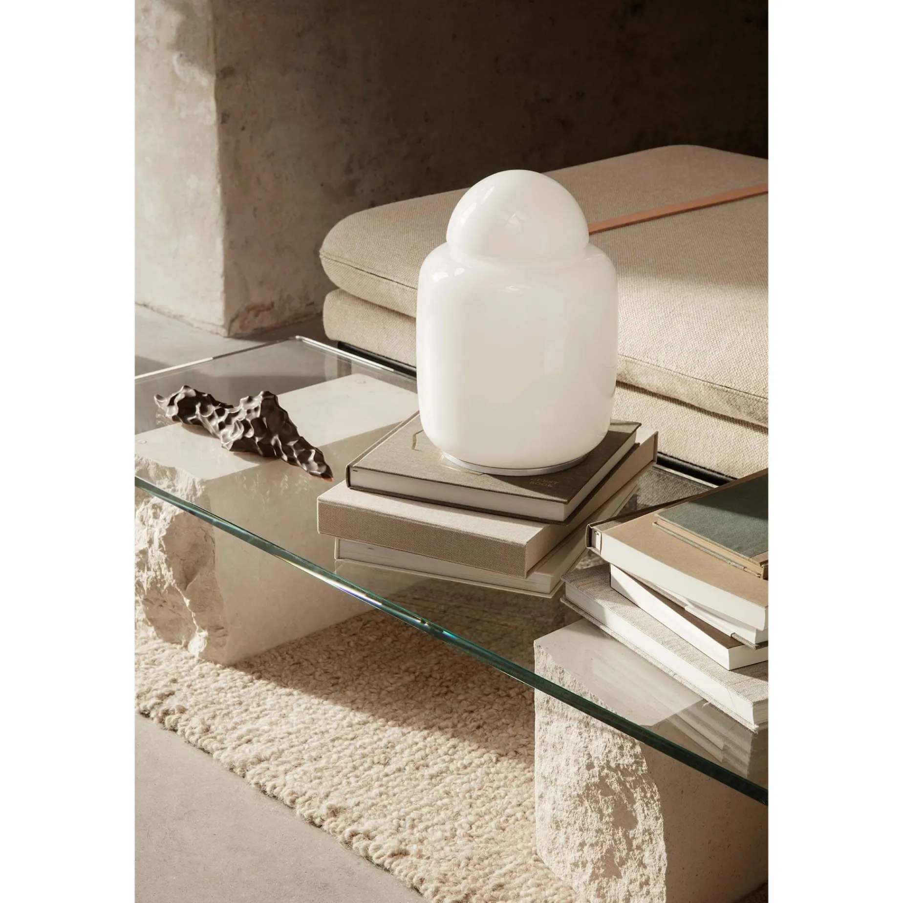 Bell table lamp | white