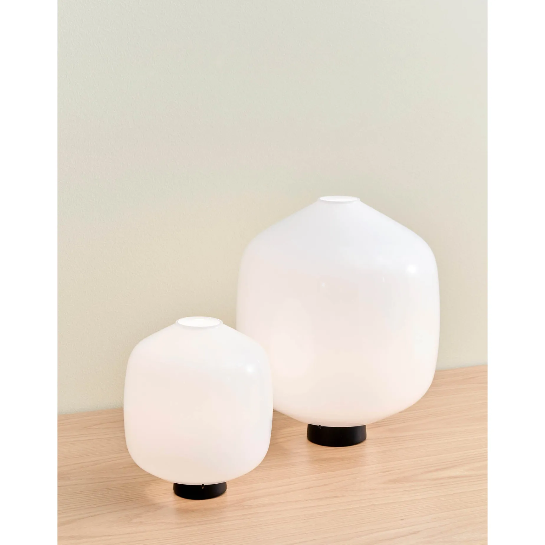 Buoy table lamp ⌀20-ø30 | opal white