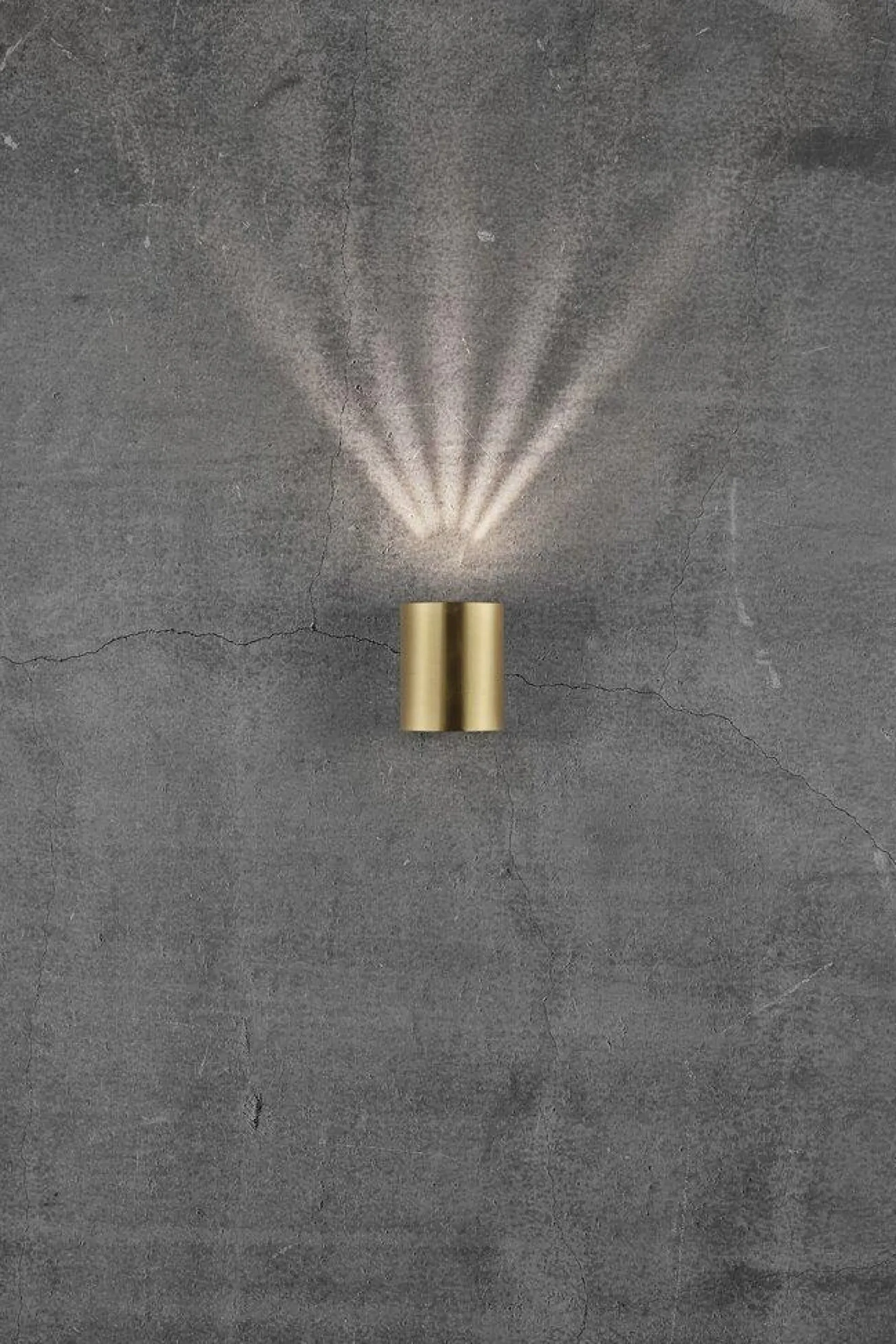 Canto W | brass