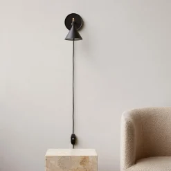 Cast Sconce Wall Lamp | black