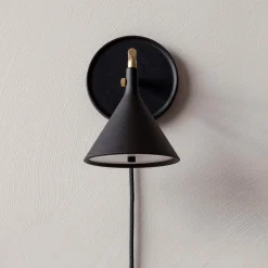 Cast Sconce Wall Lamp | black