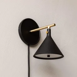 Cast Sconce Wall Lamp | black