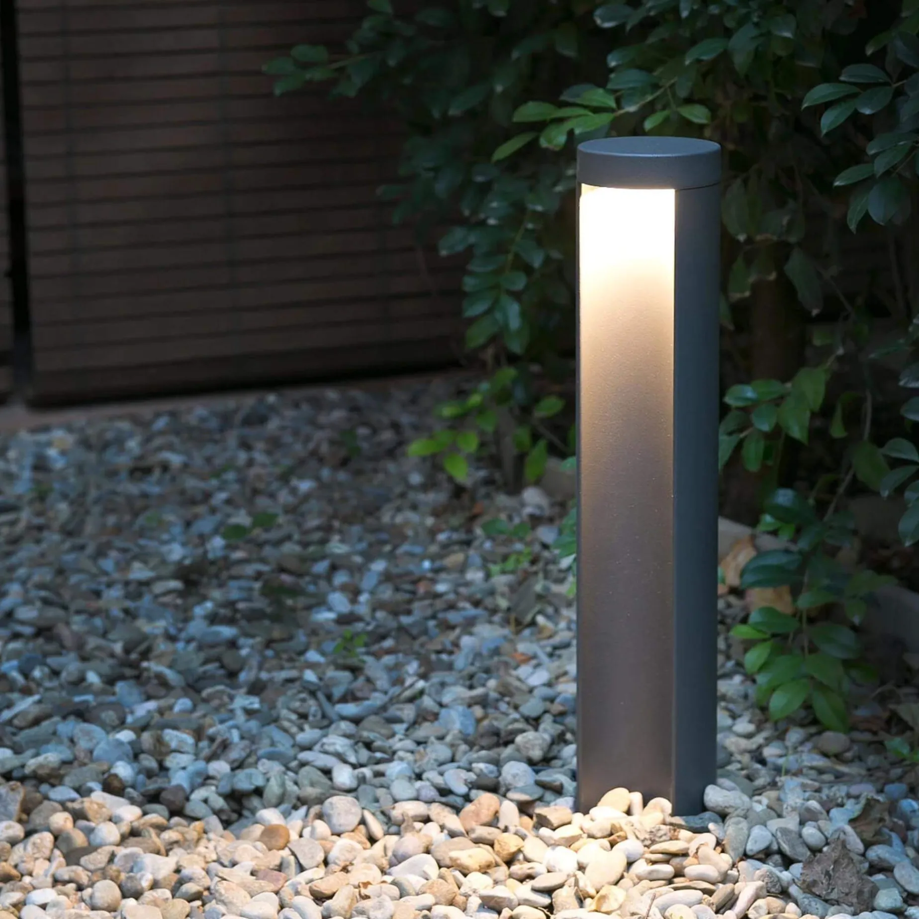 Chandra | dark grey