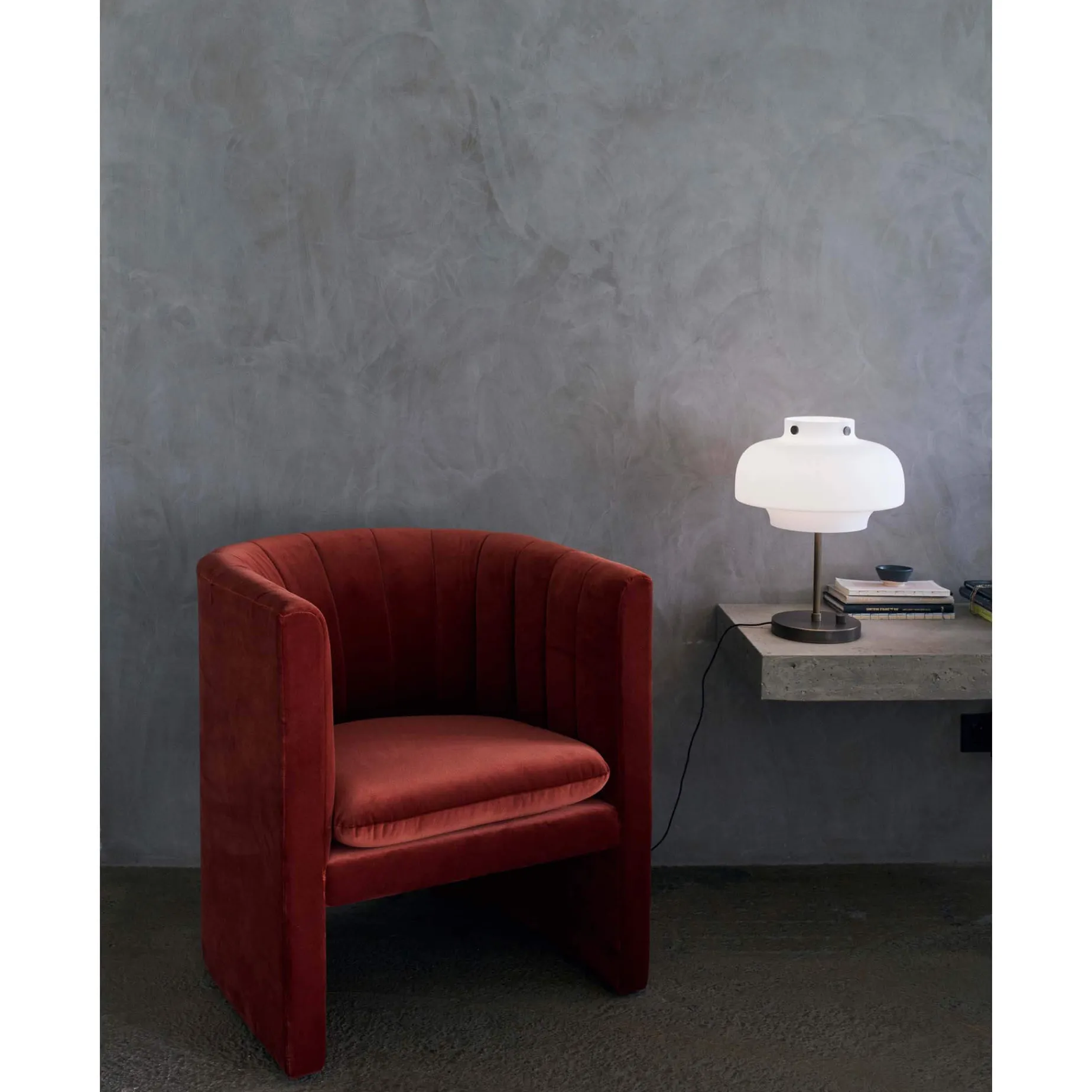 Copenhagen table SC13 | opal glass