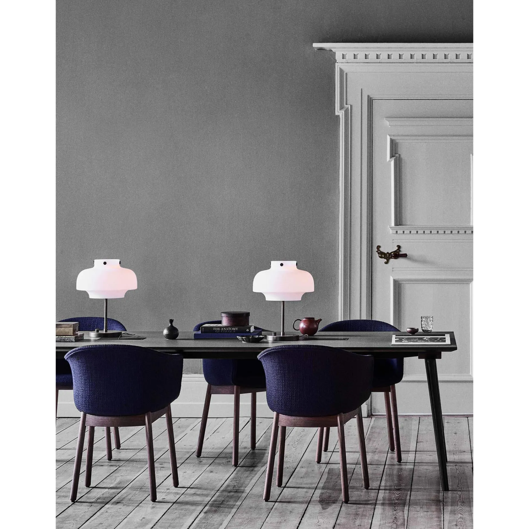 Copenhagen table SC13 | opal glass