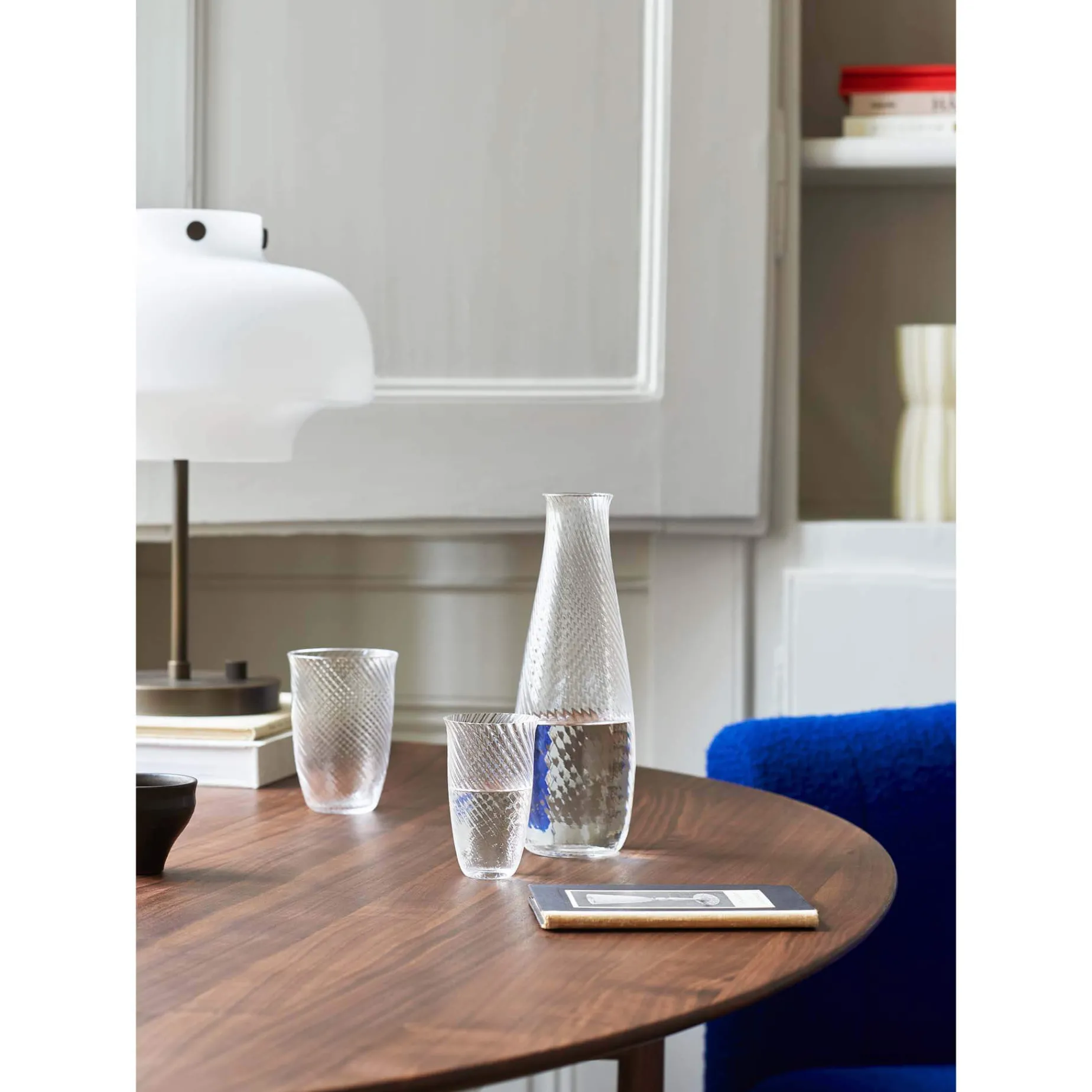 Copenhagen table SC13 | opal glass