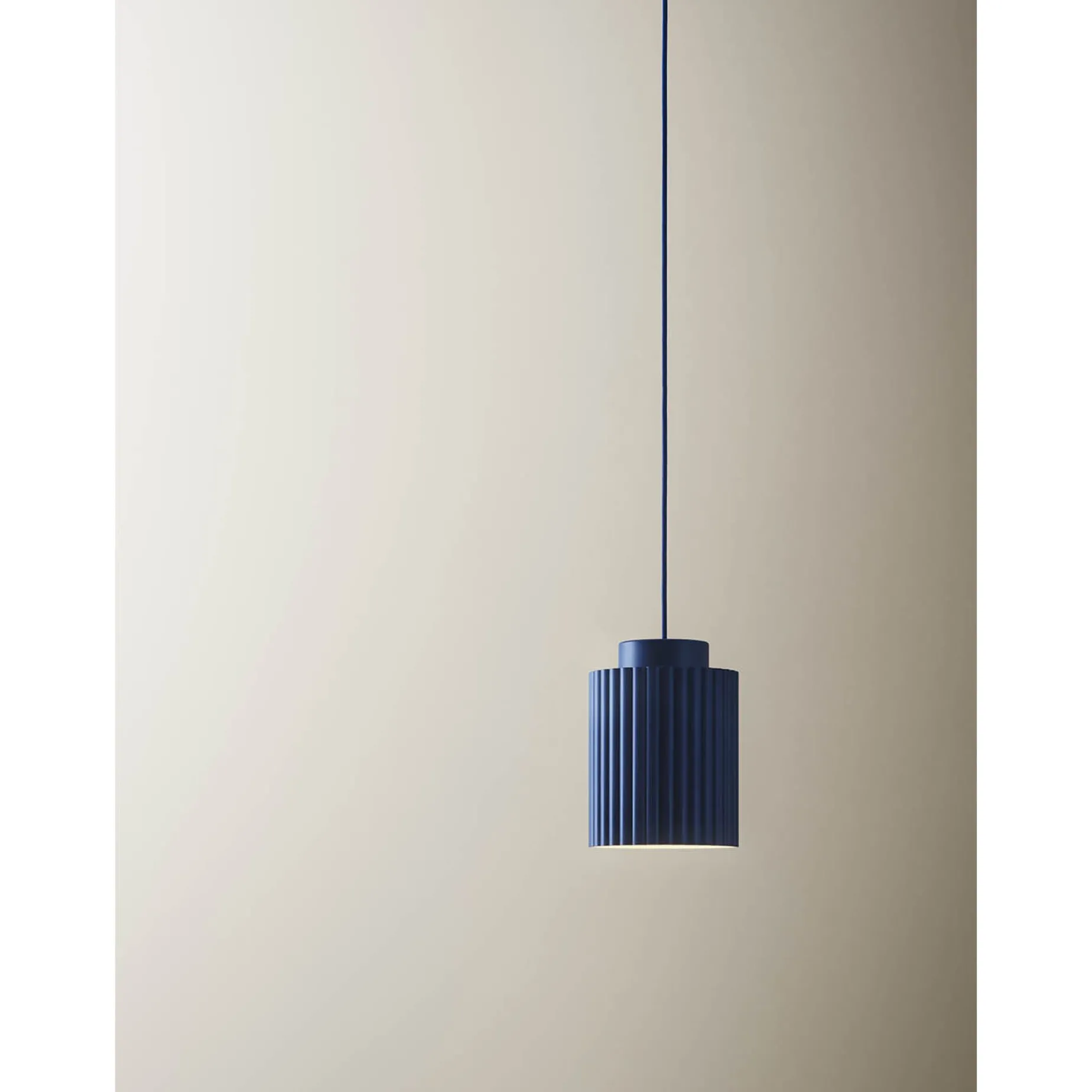 Donna 18 pendant | linen