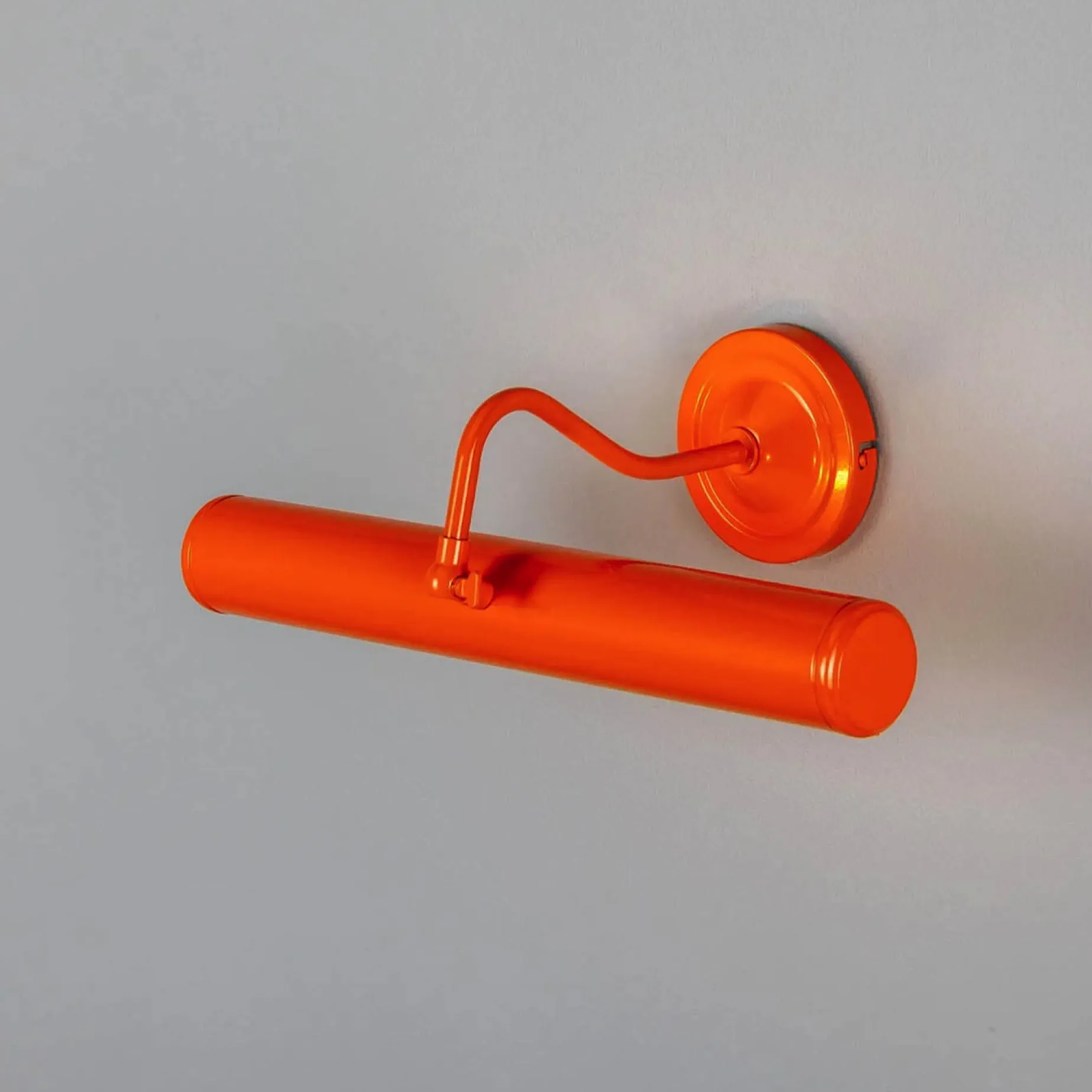 Elle picture light | powder-coated sage green