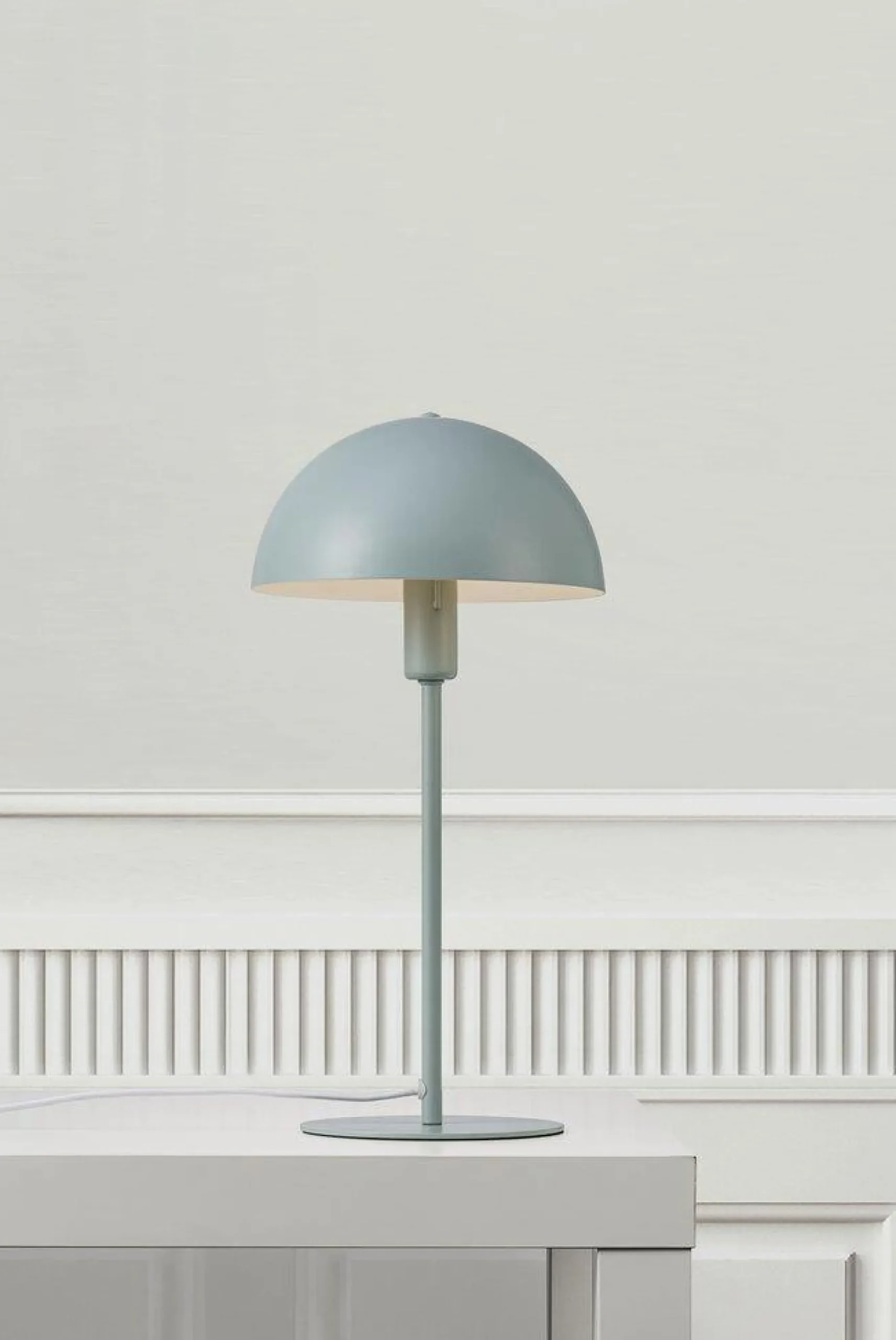 Ellen 20 table | light brown