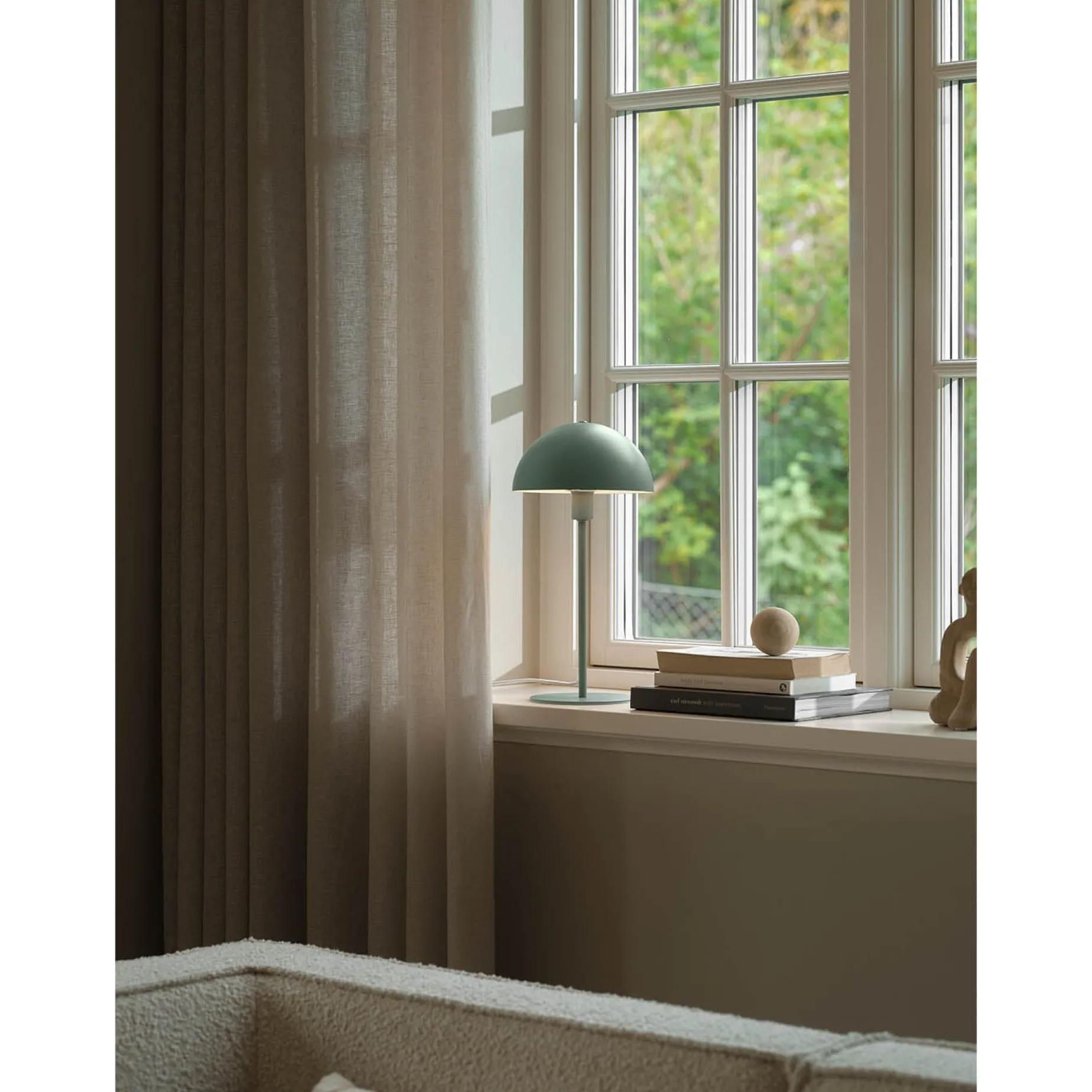 Ellen 20 table | light brown
