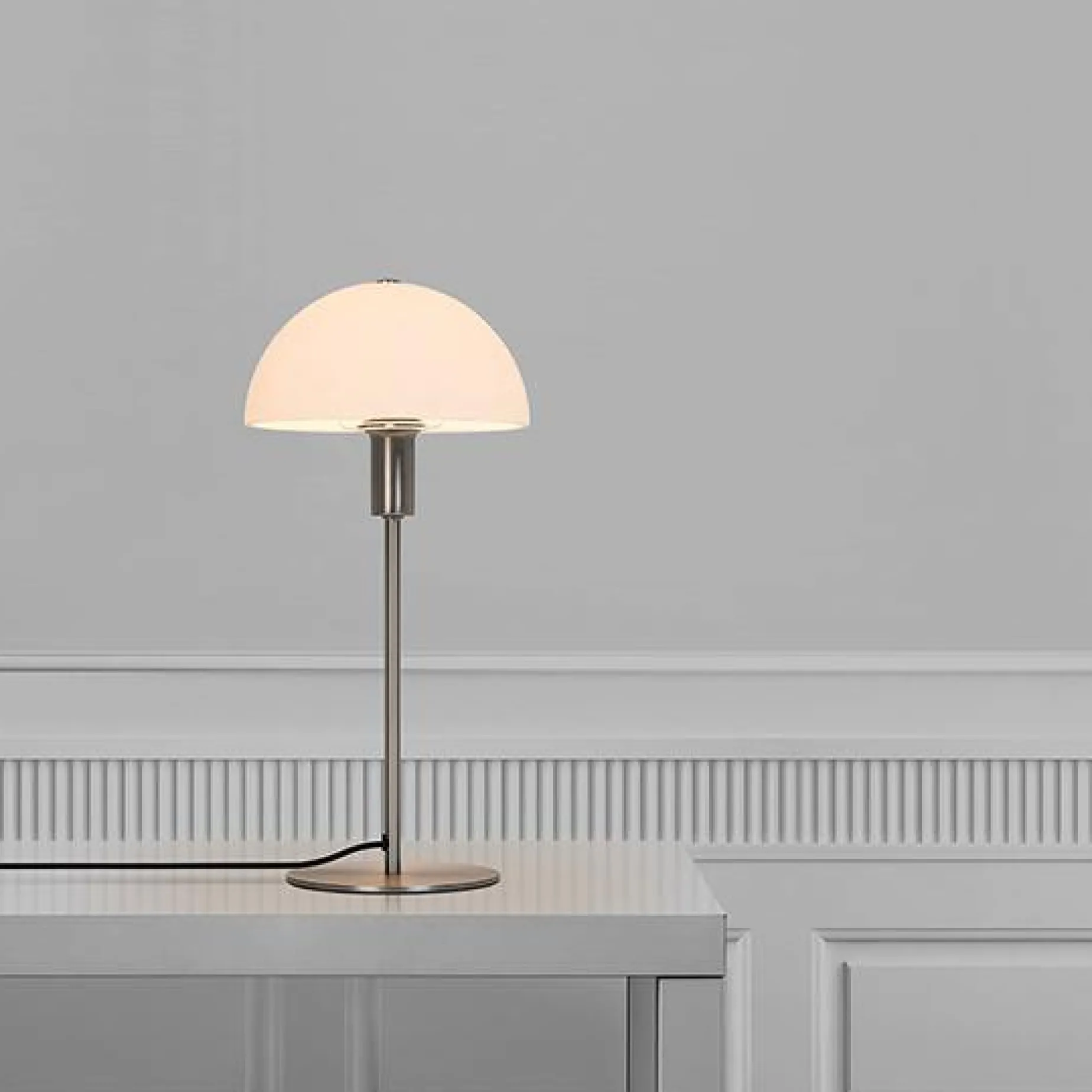 Ellen 20 table | opal black