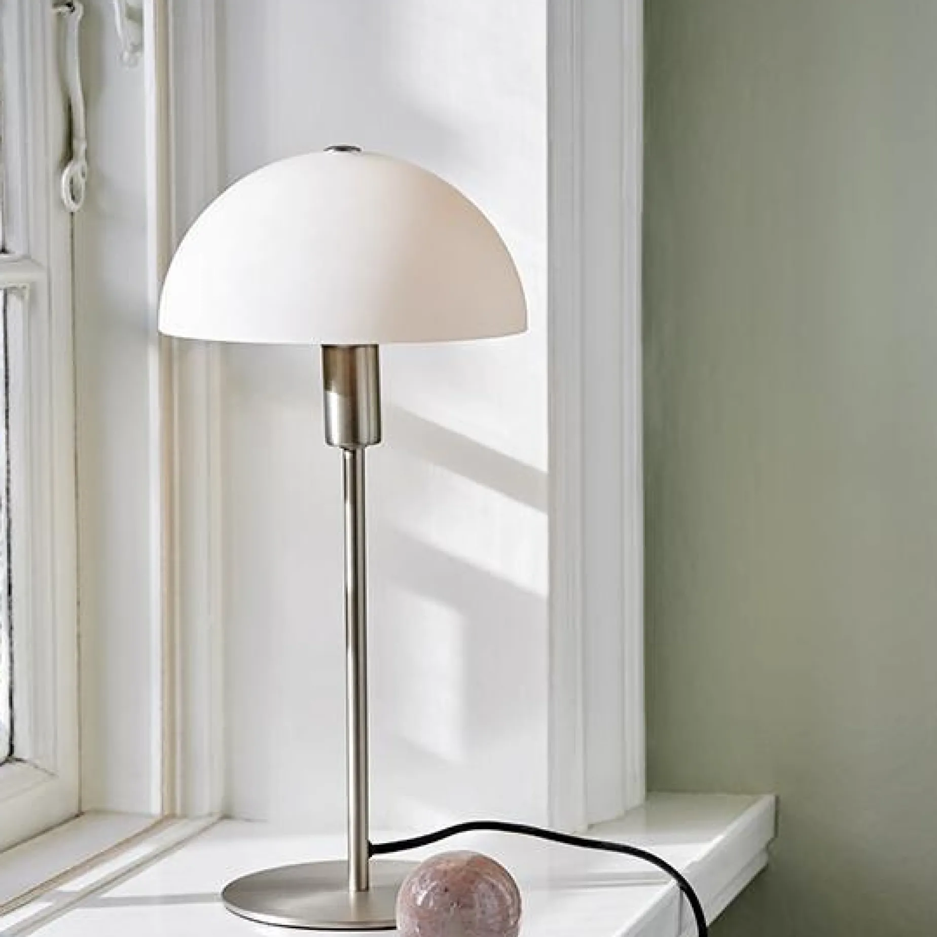 Ellen 20 table | opal brushed steel