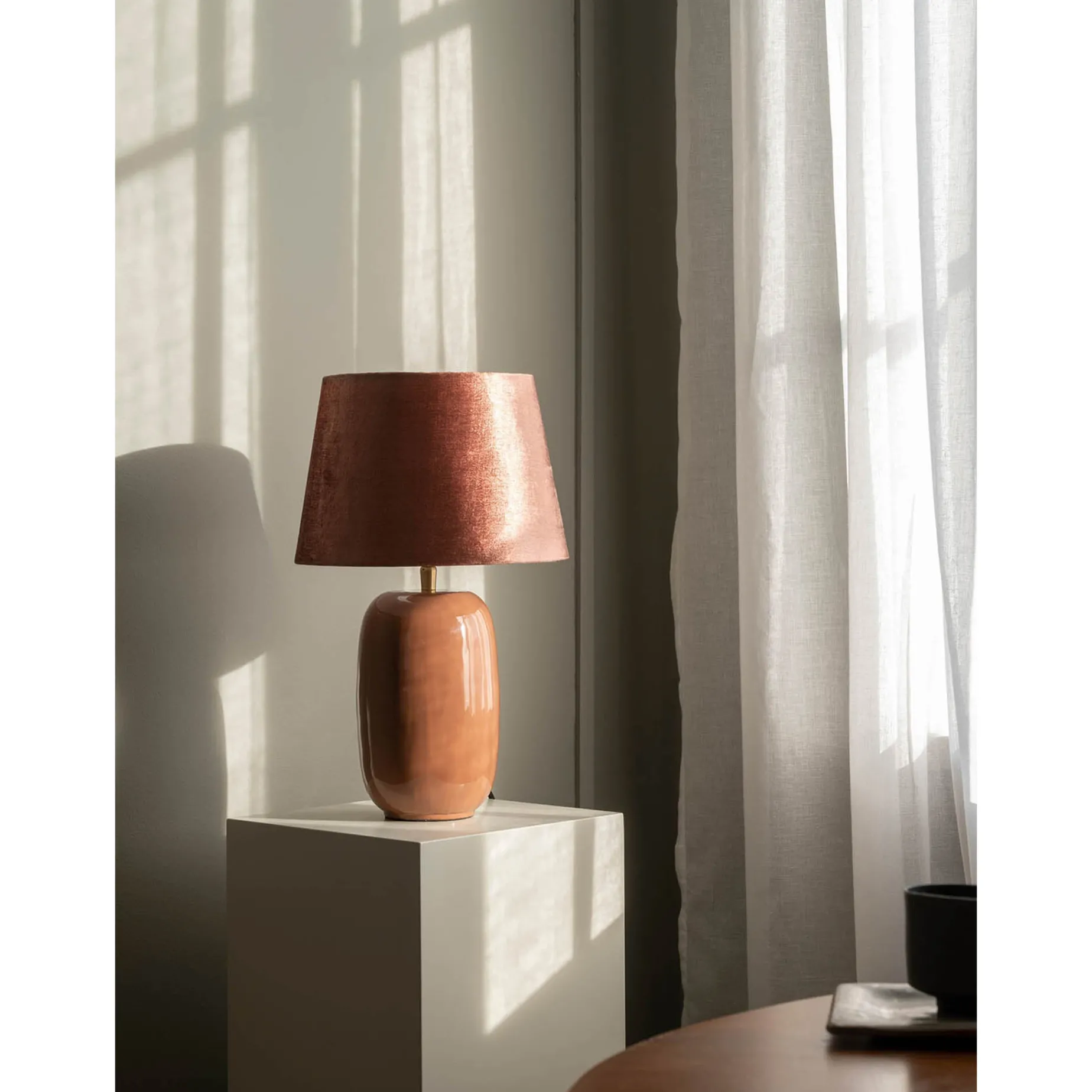 Emily table | dusty pink