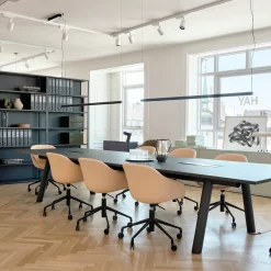 Factor Linear pendant | diffused soft black