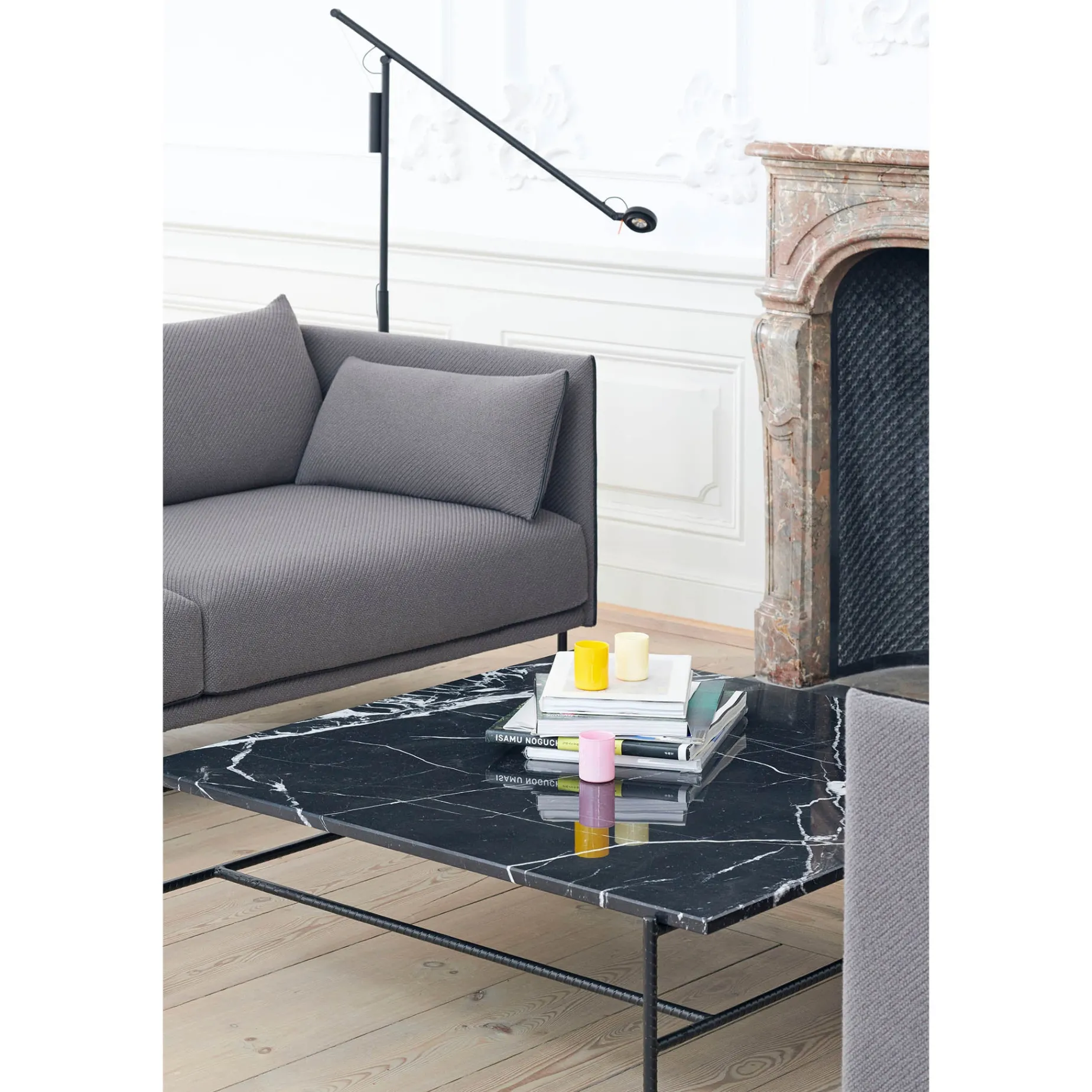 Fifty-Fifty floor lamp | soft black