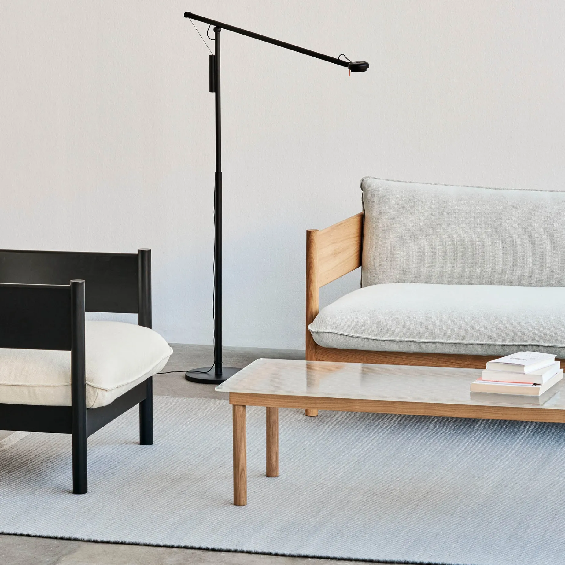 Fifty-Fifty floor lamp | soft black