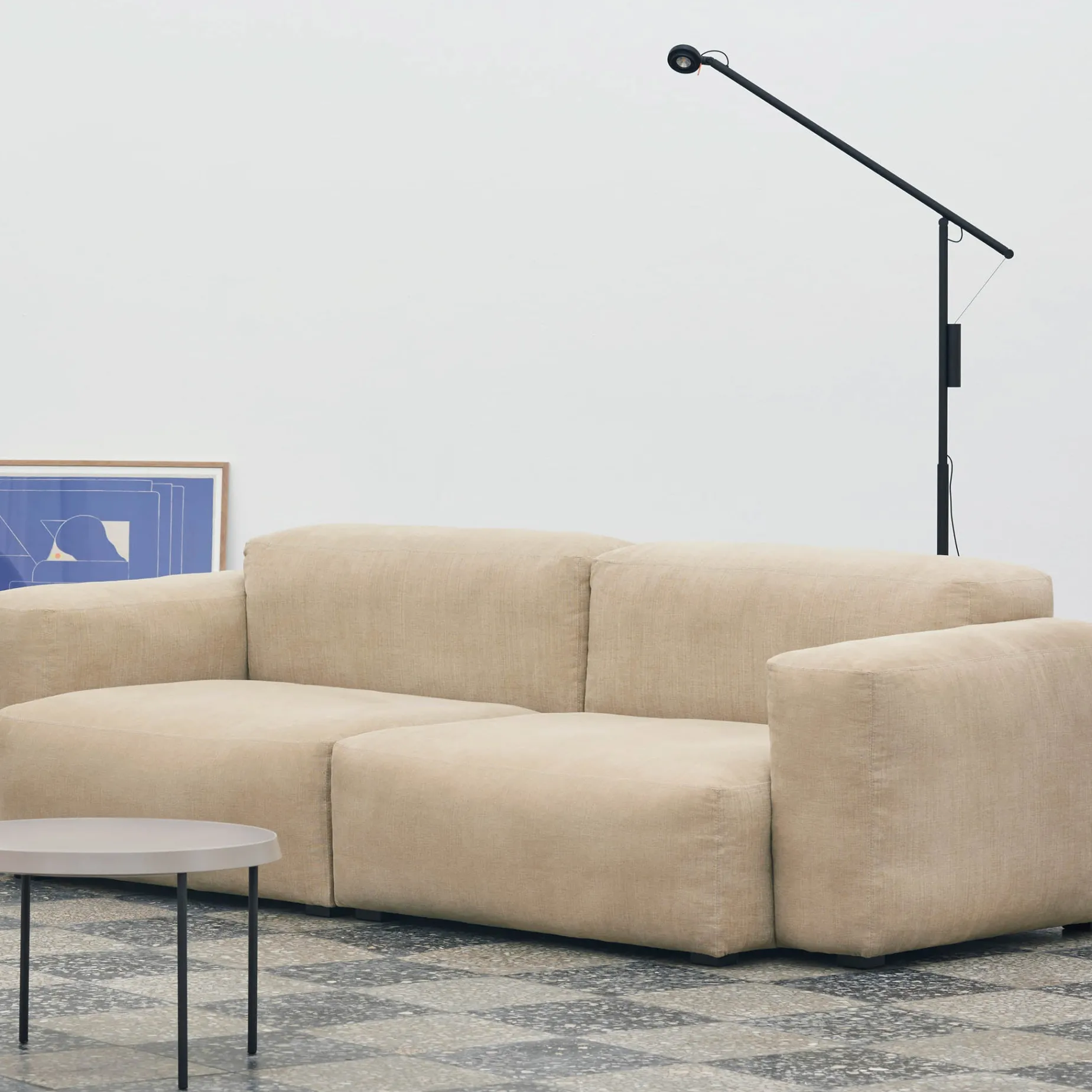 Fifty-Fifty floor lamp | soft black