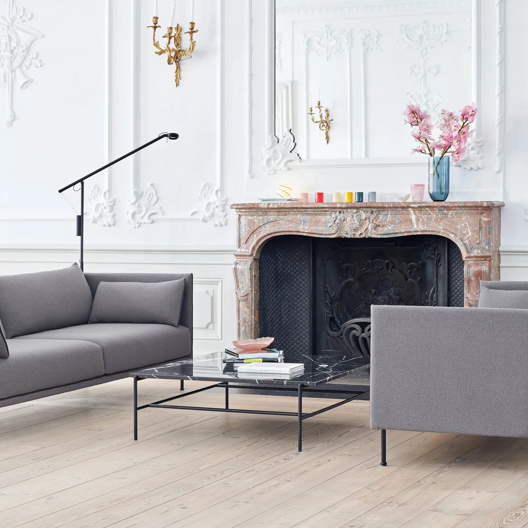Fifty-Fifty floor lamp | soft black