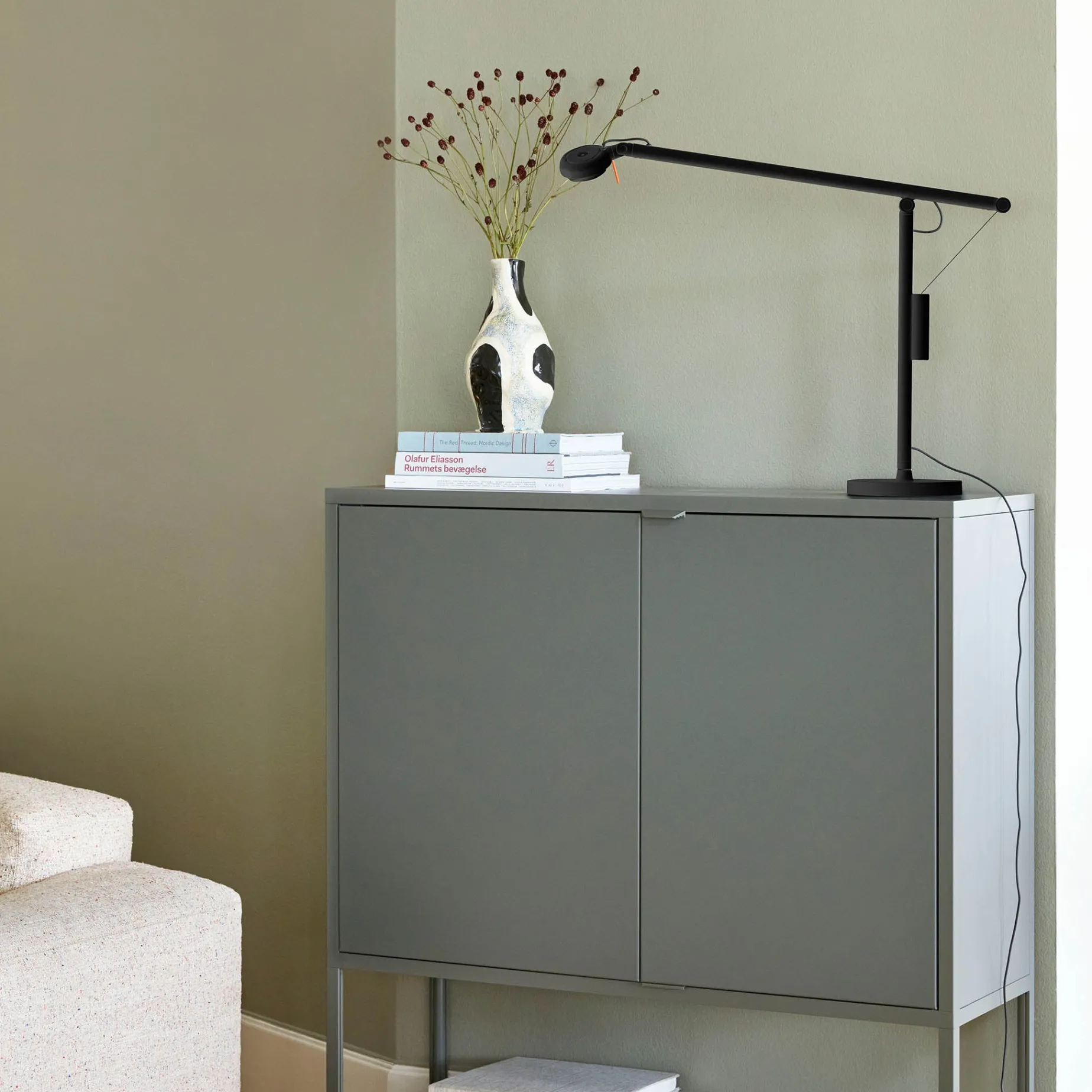 Fifty-Fifty mini table lamp | soft black