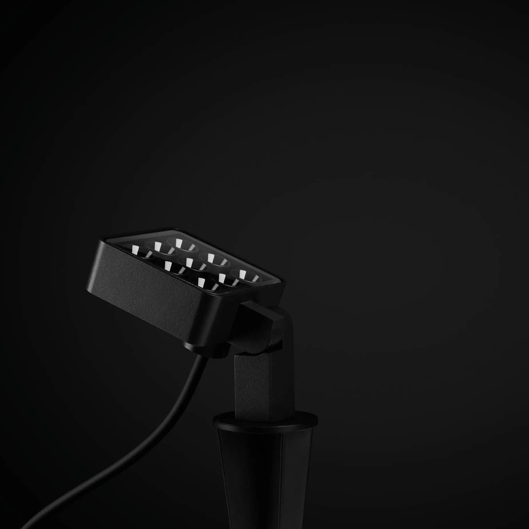 Flash outdoor | textured black grey