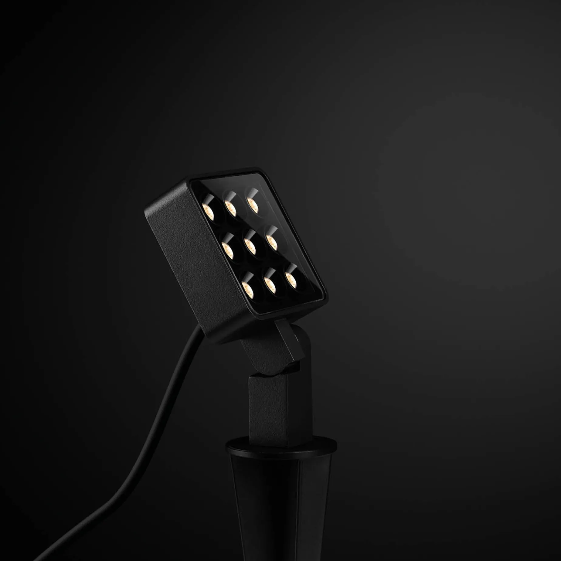 Flash outdoor | textured black grey