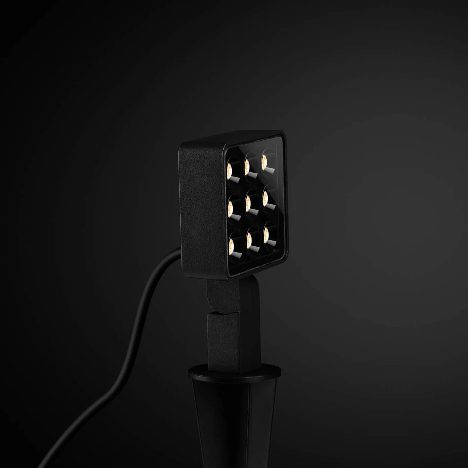 Flash outdoor | textured black grey