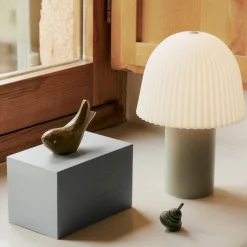 Frill portable lamp | rose