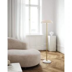 Glossy floor | white