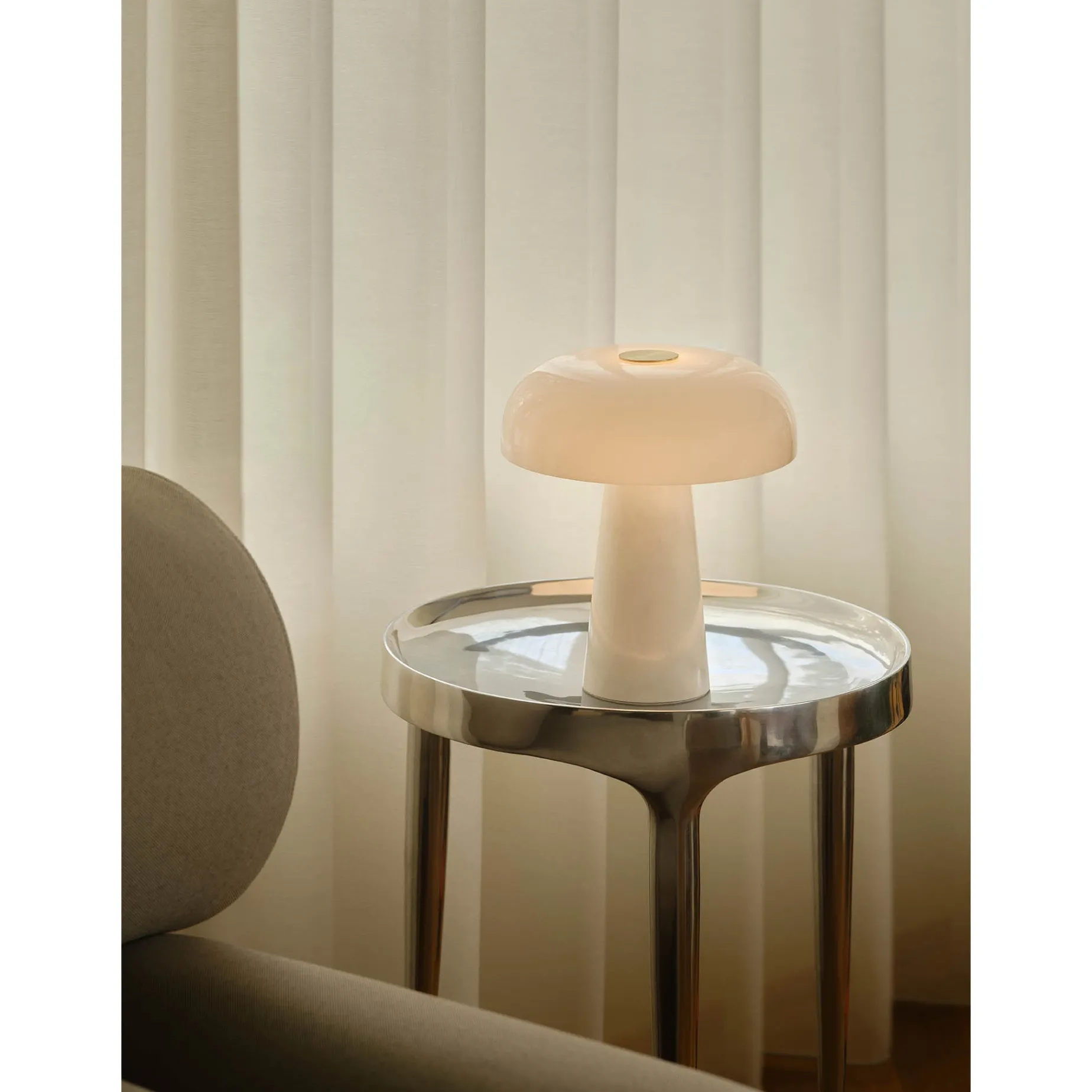 Glossy table mini | beige marble