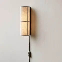 Hashira wall | raw linen