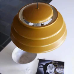 Hive | yellow