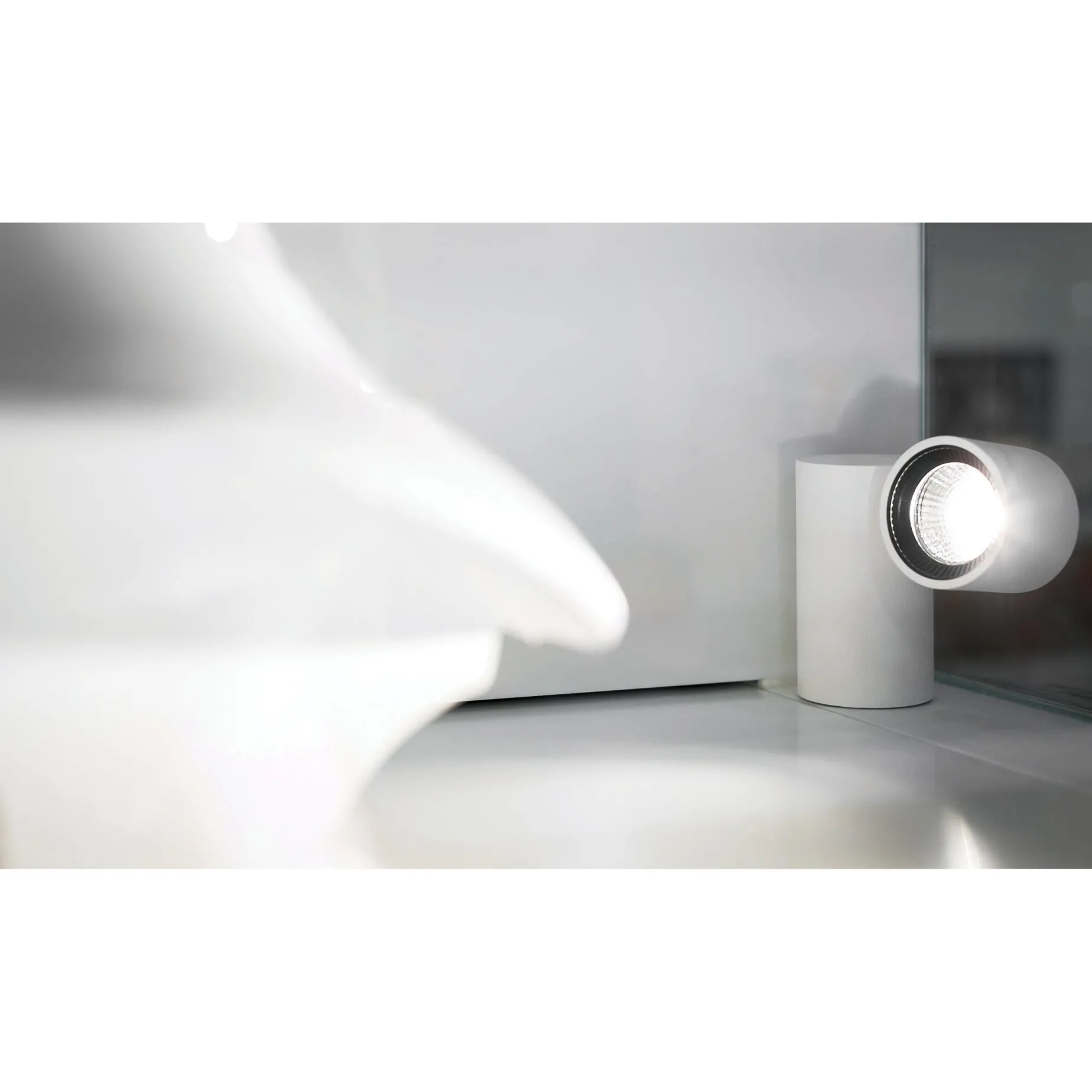 IO surface micro | white
