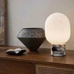 JWDA table lamp | carrara marble
